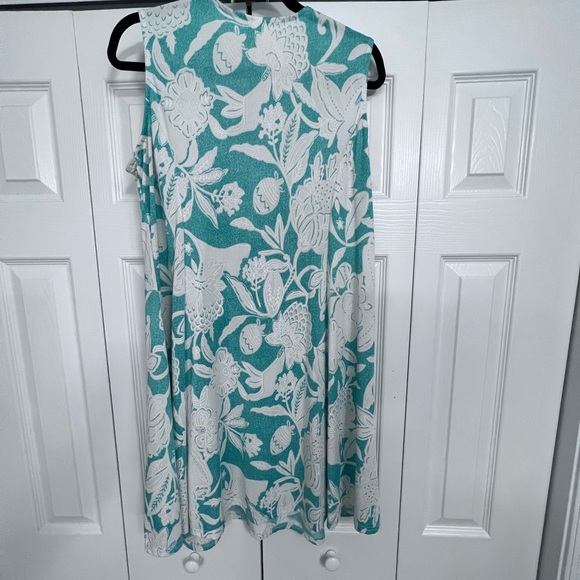 Woman’s Spring/Summer Dress - Picture 2 of 4